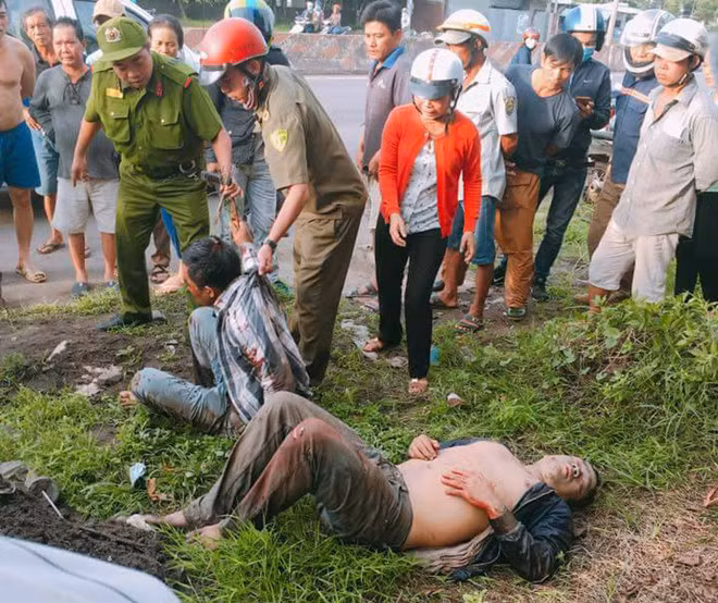 Nghi can trom cho bi nguoi dan danh guc nhiem HIV