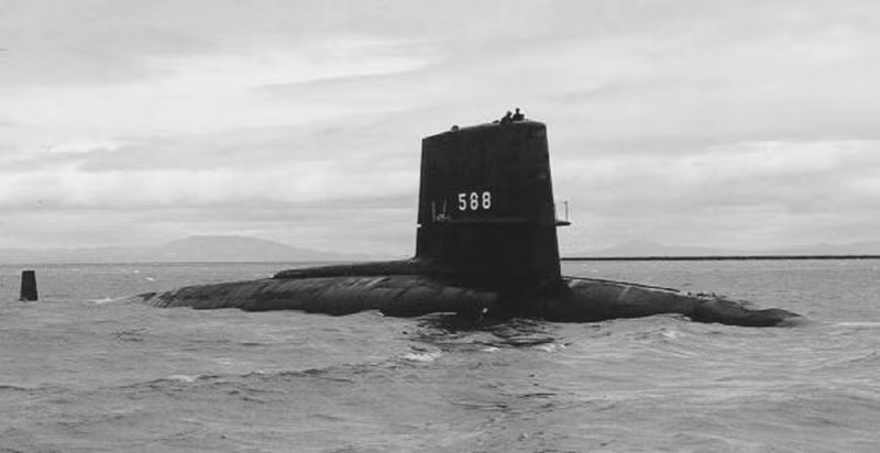 Năm 1971, tàu ngầm hạt nhân tấn công USS Scamp (SSN-588) lần đầu tiên tiến vào vùng biển Việt Nam và ở đó suốt 2 ngày 8-9/10, nhưng không có hoạt động gì nổi bật.