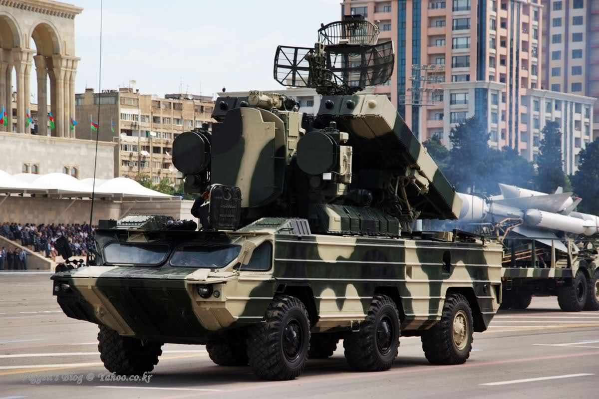 Tổ hợp tên lửa 9K33-1T Osa-1T do Belarus nâng cấp theo đơn hàng của Azerbaijan nâng cấp tổ hợp 9K33 Osa do Liên Xô sản xuất. Sau nâng cấp, Osa-1T trang bị đạn tên lửa mới 9M33M3-1 có tầm bắn đến 20km, bổ sung hệ thống camera ngày/đêm OES-1T.