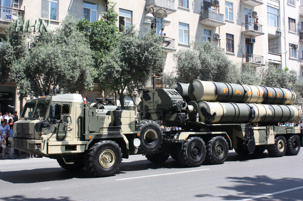 Trong xung đột, lực lượng không quân Armenia được đánh giá là khó tạo nên bất ngờ nào nếu không vượt qua được 3 lớp phòng thủ trên không của Quân đội Azerbaijan.