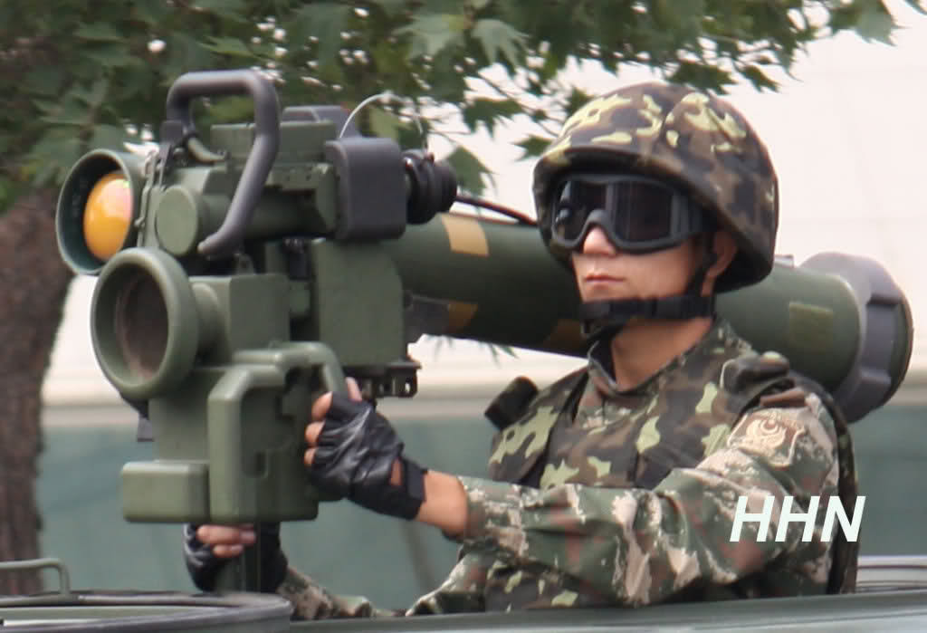 Theo một số nguồn tin, Quân đội Azerbaijan đã mua ít nhất 100 hệ thống tên lửa Spike LR từ Israel.