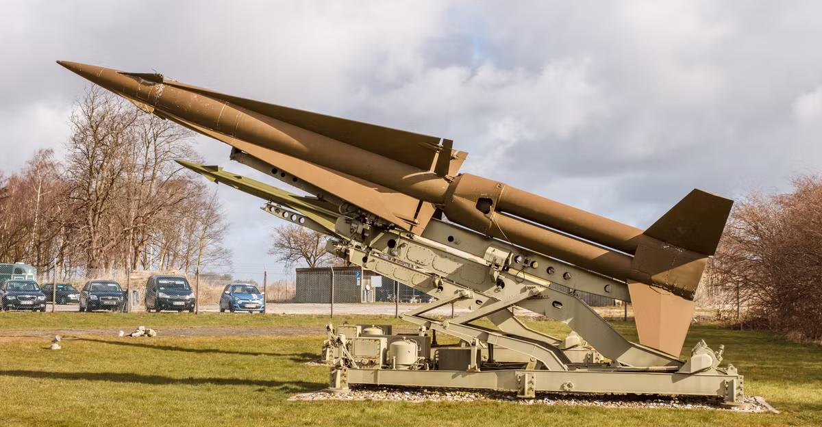 Loại tên lửa phòng không hiện đại tiếp theo của Thổ Nhĩ Kỳ là loại MIM-14 Nike-Hercules tầm xa của Mỹ. Không giống như người tiền nhiệm, Nike-Hercules có phạm vi chiến đấu tăng lên tới 130 km và độ cao lên tới 30 km, do tên lửa sử dụng động cơ và các radar mạnh hơn.