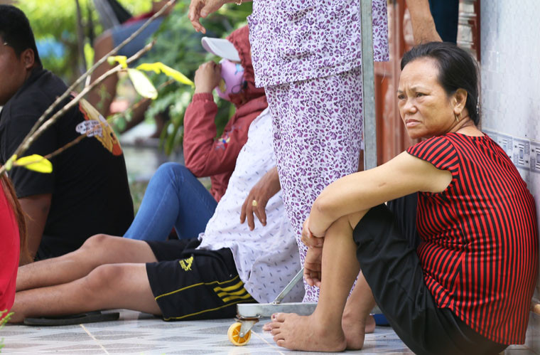 Người dân Bàu Bàng suốt gần 24 tiếng đồng hồ vẫn còn bàng hoàng, rúng động khi chứng kiến vụ án rùng rợn xảy ra ở địa phương.