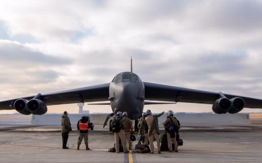 Israel và Saudi Arabia có một lực lượng vũ trang rất hiện đại, trong đó trọng tâm của hai quốc gia này chính là không quân với nhiều chiến đấu cơ tối tân có khả năng thực hiện đòn tấn công tầm xa.