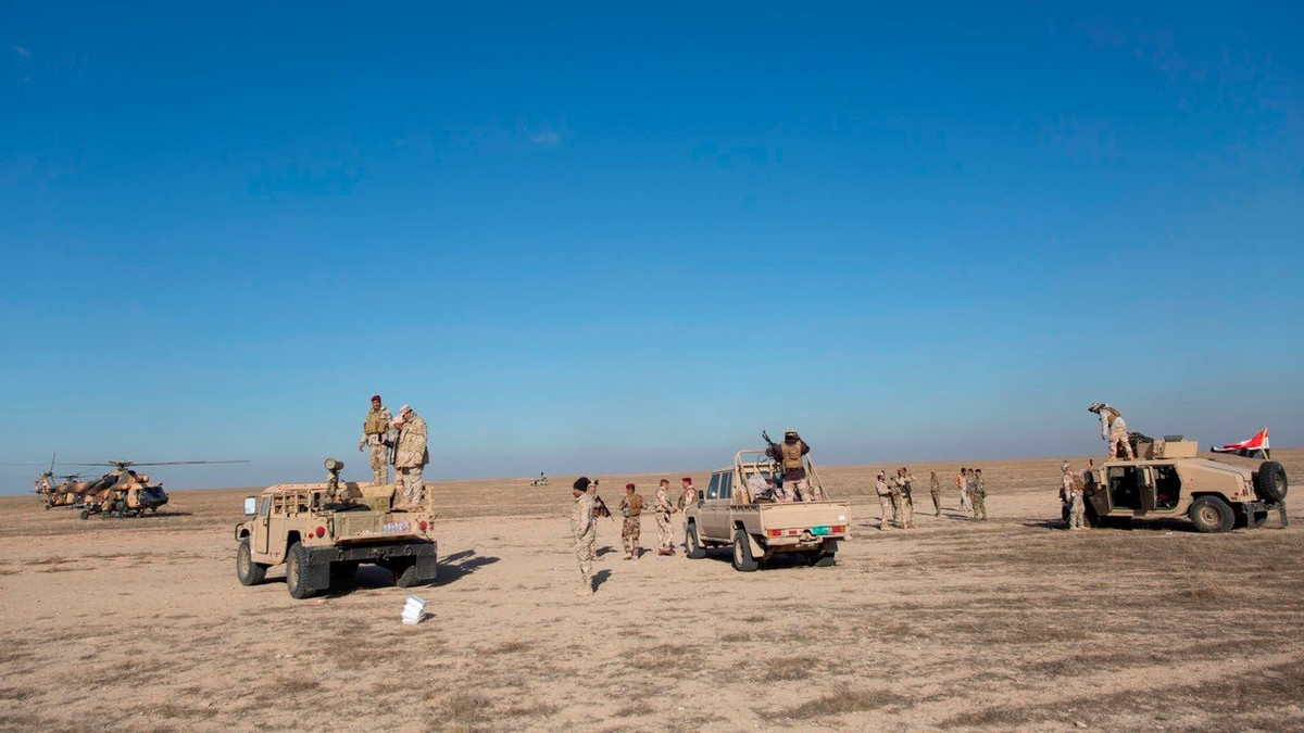 Trên các phương tiện truyền thông khu vực mới đây đã xuất hiện nhận định, Tổng thống Mỹ Donald Trump đang có kế hoạch leo thang tình hình để ông Joe Biden gặp vấn đề ngay trong những ngày đầu tiên của nhiệm kỳ.