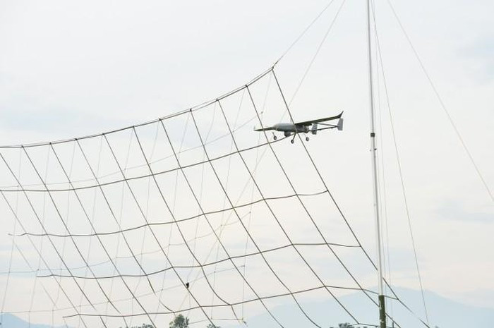 Thông qua những ví dụ như tự hành hóa ca nô điện từ BMK-T hay phát triển máy bay không người lái hạng nhẹ, có thể thấy rằng Việt Nam đang tiến từng bước trong quá trình làm chủ vũ khí tự động hóa công nghệ cao.