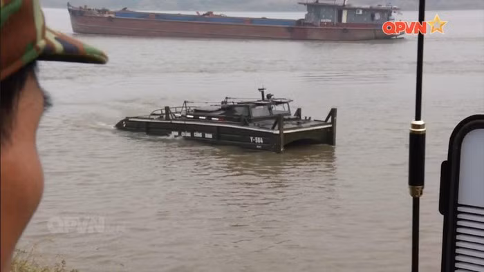 Mới đây trang thông tin quân sự RG của Nga đã bị thu hút sự chú ý vào một chiếc BMK-T được sửa đổi bởi các kỹ sư quân sự của Việt Nam.