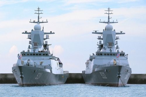 Số lượng đơn hàng cụ thể là 3 tàu, và 2 trong số đó hiện đang được đóng tại nhà máy Severnaya Verf ở St Petersburg theo đơn đặt hàng của hải quân Nga, tức là Algeria sẽ nhận được phiên bản nội địa.