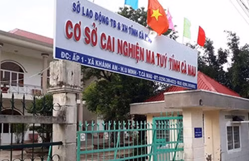 Rao riet truy tim hoc vien cai nghien bo tron giua mua bao