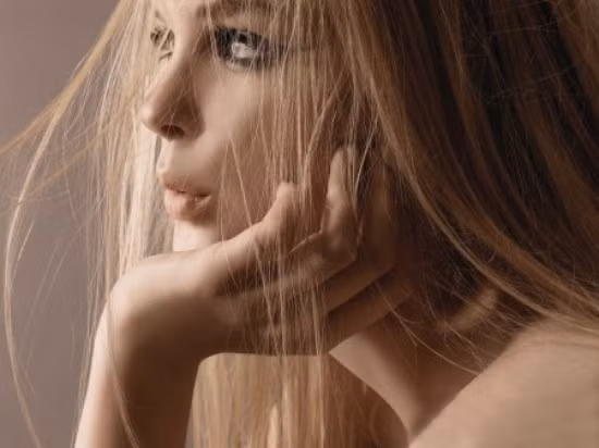 Một điều mê tín phổ biến khác ở Hàn Quốc đó là nếu người nào huýt sáo trong đêm sẽ gọi ma quỷ đến. Do đó, nếu bạn không muốn ma quỷ đến quấy nhiễu thì đừng nên huýt sáo trong đêm.