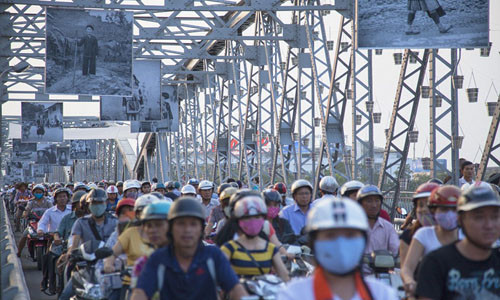 An tuong anh tac duong VN gio cao diem tren bao Anh