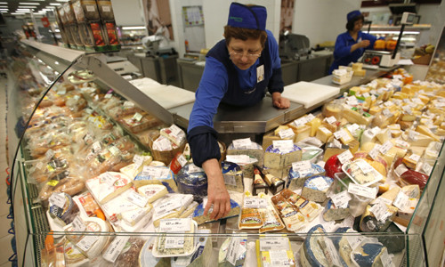 Vào tháng 8/2014, chính quyền Nga cấm nhập khẩu nông sản từ châu Âu, Mỹ và một số nước phương Tây - những quốc gia đã áp đặt lệnh trừng phạt đối với quốc gia này vì khủng hoảng tại Ukraine. Trong số những mặt hàng bị cấm nhập khẩu có bơ Pháp.