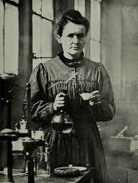 Kể từ lần đầu tiên giải Nobel được trao năm 1901, 44 phụ nữ đã được vinh danh - một con số khá nhỏ so với 795 nam giới giành giải thưởng danh giá này. Trong số đó, Marie Curie (trong ảnh) là người phụ nữ đầu tiên nhận giải Nobel.