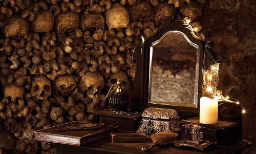 Với hơn 6 triệu bộ hài cốt, hầm mộ Paris trở thành ngôi mộ lớn nhất thế giới.