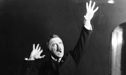 Giai ma tai hung bien day me hoac cua Hitler