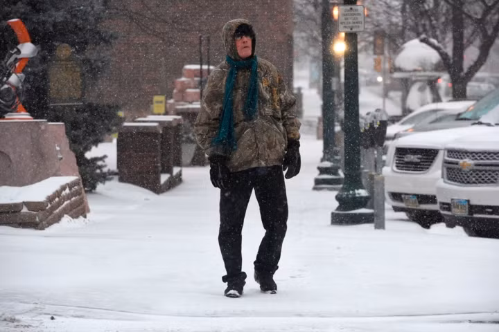 Một số nơi ở khu vực Đông Bắc ghi nhận tuyết rơi dày tới 60cm trong ngày 19/1.