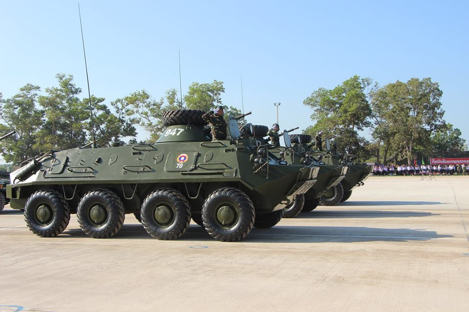 Xe bọc thép chở quân BTR-60BP của Lục quân Lào, do Liên Xô chế tạo có khả năng chở theo tối đa 9 binh sĩ cùng kíp chiến đấu 2 người. Nguồn ảnh: Lao National Radio.