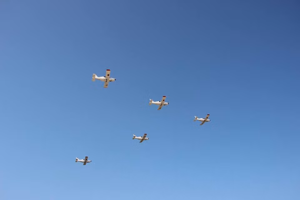 Phi đội máy bay trinh sát hạng nhẹ LE500 của không quân Lào. Nguồn ảnh: Lao National Radio.