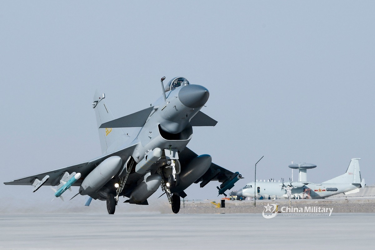 Trong khi đó ở trường hợp của Bangladesh và Lào, lực lượng không quân hai quốc gia này trong nhiều thập kỷ đã không được trang bị mới và có sức chiến đấu gần như bằng không. Do đó khả năng J-10C thành công ở hai thị trường vũ khí này là khá lớn. Nguồn ảnh: Reddit.