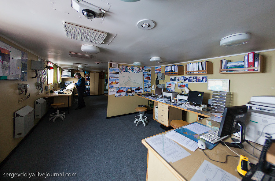 Phía trong con tàu phá băng hạt nhân khổng lồ này giống như trong một tàu du thuyền hạng sang với tiện nghi khá đầy đủ. Để cho thủy thủ đoàn không cảm thấy điều kiện miền Cực Bắc là quá khắc nghiệt. Nguồn ảnh: Sergey Dolya.