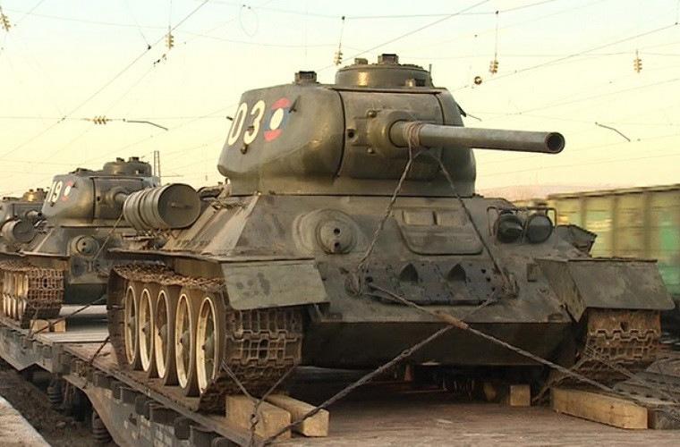 Đối với Quân đội Nga, những chiếc T-34/85 của Lào được xem là một món quà vô giá khi số lượng xe tăng T-34 ở Nga hiện tại đang sụt giảm nghiêm trọng một phần do chúng đều có niên hạn phục vụ quá dài, hoặc được bán cho các bộ sưu tập tư nhân. Nguồn ảnh: yuripasholok.