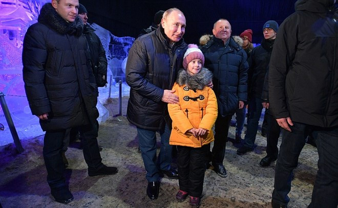 Tong thong Putin bat ngo tiet lo tung la trung uy phao binh-Hinh-2