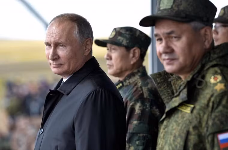 Việc tiết lộ từng làm lính pháo binh một lần nửa chứng minh nước Nga khó có thể kiếm được một vị tổng thống nào hiểu rõ quân đội của mình như ông Putin. Bản thân Quân đội Nga từng bước hiện đại hóa trong vòng 10 năm trở lại gần đây cũng có sự tác động rất lớn từ ông Putin, giúp nước Nga trở nên an toàn hơn trước mọi mối đe dọa từ bên ngoài. Nguồn ảnh: EPI