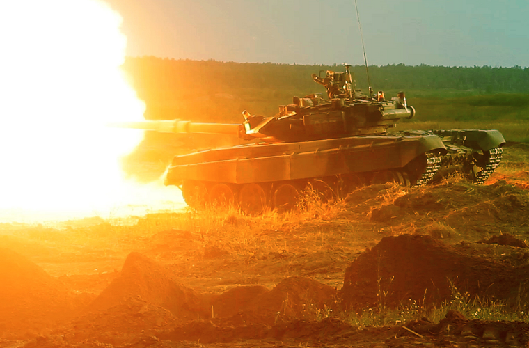 Quay lại với những chiếc T-90S/SK của Việt Nam, như đã nói ở trên khi mà hệ thống giáp hỗn hợp và giáp phản ứng nổ không thực sự đủ mạnh để bảo xe tăng thì hệ thống phòng vệ chủ động Shtora-1 được đánh là một giải pháp hiệu quả đề tăng cường khả năng sống sót của xe tăng trên chiến trường hiện đại. Nguồn ảnh: Uralvagonzavod.