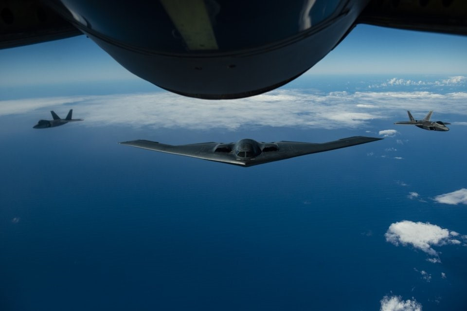 Khả năng tàng hình siêu việt của bộ đôi này cho phép chúng bí mật vượt qua hàng rào phòng thủ, tung đòn tấn công và thoát ra ngoài trước khi đối phương biết được chuyện gì xảy ra.