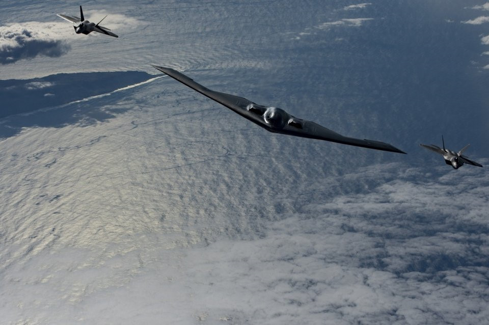 Nguồn tin Không quân Mỹ nói rằng: "B-2 đang canh giữ bầu trời 24 giờ mỗi ngày và 7 ngày mỗi tuần để bảo vệ đất nước và các đồng minh của chúng ta". B-2 Spirit được giới phân tích quốc phòng đánh giá là công cụ quan trọng trong các kế hoạch đối phó với sự trỗi dậy của Trung Quốc.