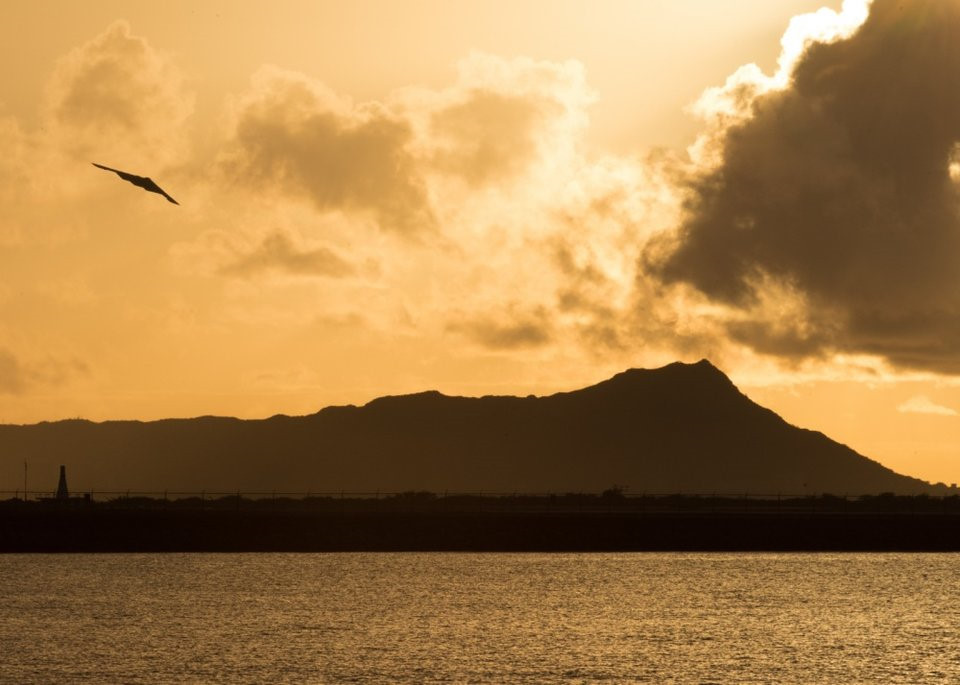 Spirit thực hiện nhiệm vụ chiến đấu lần đầu tiên vào năm 1999, trong chiến tranh Kosovo. Nó là chiến đấu cơ đầu tiên của Mỹ ném bom thông minh JDAM trong thực chiến, giúp giảm thương vong cho các mục tiêu dân sự. Trong cuộc chiến này, B-2 từng ném nhầm 5 quả bom JDAM vào Đại sứ quán Trung Quốc ở Belgrade, Nam Tư cũ khiến 3 người thiệt mạng và 20 người bị thương.