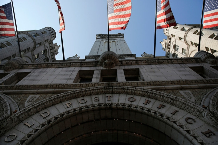 Theo các bài báo, Ivanka Trump cũng kiếm được 3,9 triệu USD từ lợi nhuận của Khách sạn Quốc tế Trump ở Washington DC trong năm 2017.