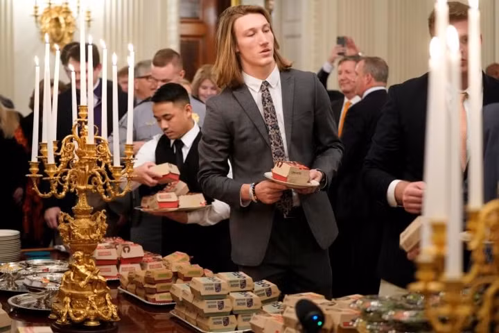 Tuy nhiên, các đầu bếp của Nhà Trắng đã phải nghỉ không lương vì chính phủ Mỹ đóng cửa một phần từ ngày 22/12/2018