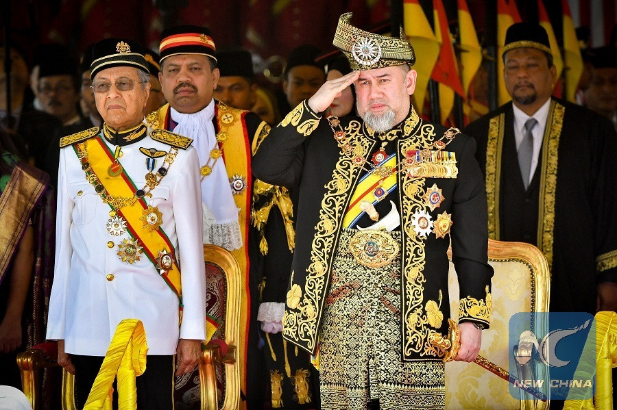 Thoai vi de cuoi hoa hau, cuu vuong Malaysia ly hon sau 2 thang?