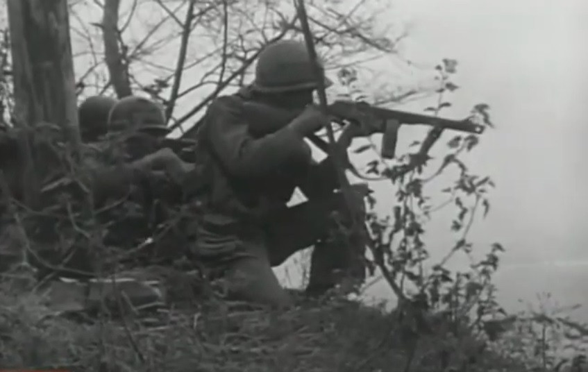 Có lẽ chính vì thế mà khi có trong tay PPSh-41 hoặc Type 50 (biến thể do Trung Quốc sản xuất) lính Mỹ đã không ngần ngại sử dụng mẫu tiểu liên này để chống lại các đợt phản công của Triều Tiên và chí nguyện quân Trung Quốc trong cuối năm 1950. Nguồn ảnh: bemil.chosun.