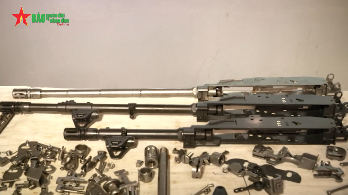 Minh chứng cho điều này là sự ra đời của hai mẫu súng trường tấn công “Made in Vietnam” khác là GK1 và GK3 với sự kếp hợp giữa những ưu điểm của súng trường Galil ACE và súng trường tấn công AK của Nga. Nguồn ảnh: Quân đội Nhân dân.