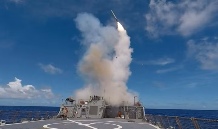 Không những vậy, sự ra đời của Kalibr đã khiến các nhà quân sự Mỹ phải kết thúc sớm số phận của Tomahawk và tìm phương án thay thế tối ưu hơn. Hồi cuối năm 2018, trang web tin tức của Bộ Quốc phòng Mỹ đã tiết lộ thống tin bất ngờ về số phận của tên lửa hành trình Tomahawk sau màn thực chiến tại Syria.