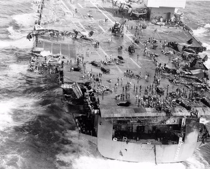 Sự cố tàu sân bay USS Enterprise là một trong 3 vụ hỏa hoạn nghiêm trọng tấn công các tàu sân bay Mỹ trong thập niên 1960. Hai vụ hỏa hoạn khác xảy ra trước đó với hàng không mẫu hạm USS Forrestal vào năm 1967 và hàng không mẫu hạm USS Oriskany vào năm 1966, gây thiệt hại ước tính hàng chục triệu USD.