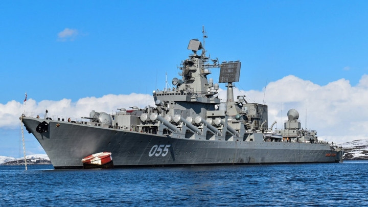 Bên cạnh đó là radar kiểm soát hỏa lực Volna/Top Dome, MPZ-301 Baza/Pop Group của tên lửa phòng không và Argument/Front Door-C của tên lửa chống hạm. Ảnh: DefPost.