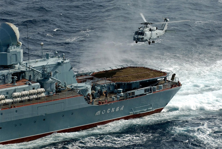 Tuần dương hạm lớp Slava có kích thước khổng lồ với lượng giãn nước đầy tải 12.500 tấn; chiều dài 186,4 m; chiều rộng 20,6 m; mớn nước 8,4 m; Ảnh: Military-Today.