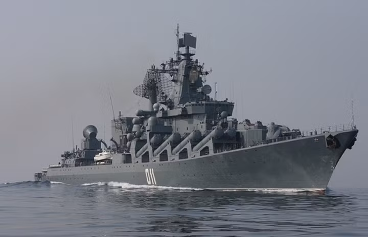 Sonar tần số cao MG-332 Tigan-2T/Bull Nose và Platina/Horse Tail MF VDS của Slava có thể phát hiện và định vị cũng như cung cấp thông tin về các loại tàu ngầm, tàu nổi của đối phương trong phạm vi lên đến vài trăm hải lý. Ảnh: navyrecognition.