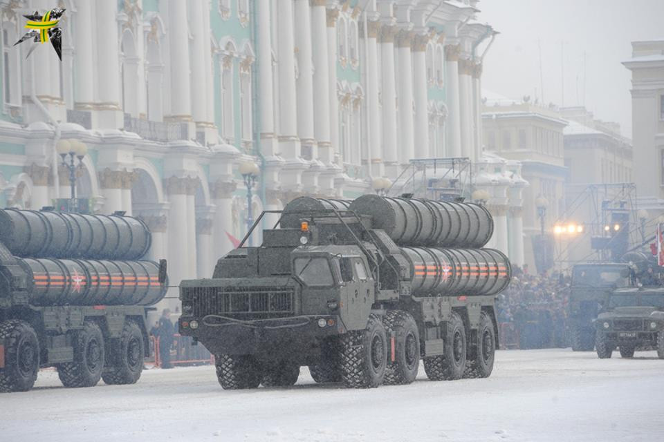 Tổ hợp tên lửa phòng không tiên tiến S-400. Nguồn ảnh: kp.ru.