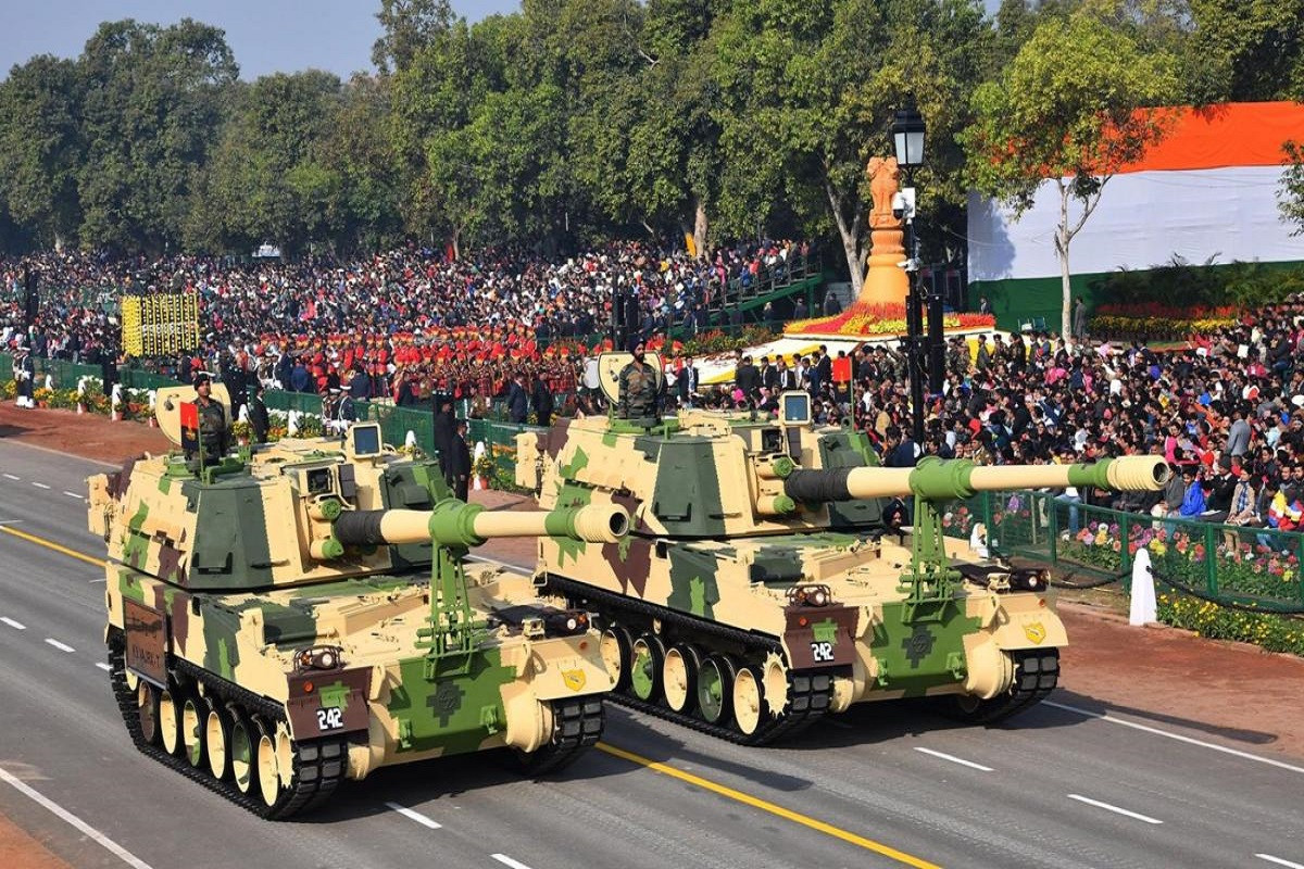 Pháo tự hành K9 Vajra cỡ 155 mm được Ấn Độ chế tạo tại chỗ dựa trên nguyên mẫu K9 Thunder của Hàn Quốc trong khuôn khổ chương trình "Made in India". Nguồn ảnh: India Abroad.