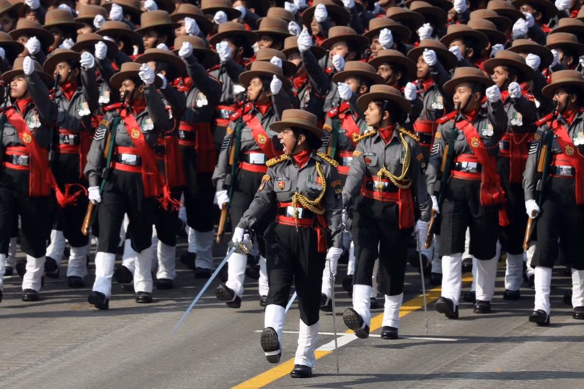 Lễ duyệt binh năm nay cũng đánh dấu lần đầu tiên một khối binh sĩ nữ đại diện cho lực lượng súng trường Assam đã tham gia cuộc duyệt binh. Nguồn ảnh: Gulf News