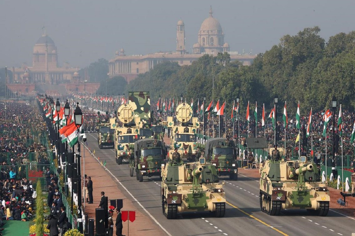 Với chương trình "Made in India", Ấn Độ đã nội địa hóa thành công khá nhiều dòng vũ khí hiện đại có nguồn gốc từ Nga, Mỹ và châu Âu, từng bước xây dựng cho New Delhi một nền công nghiệp quốc phòng toàn diện trong vòng 10 nắm tới. Nguồn ảnh: Gulf News