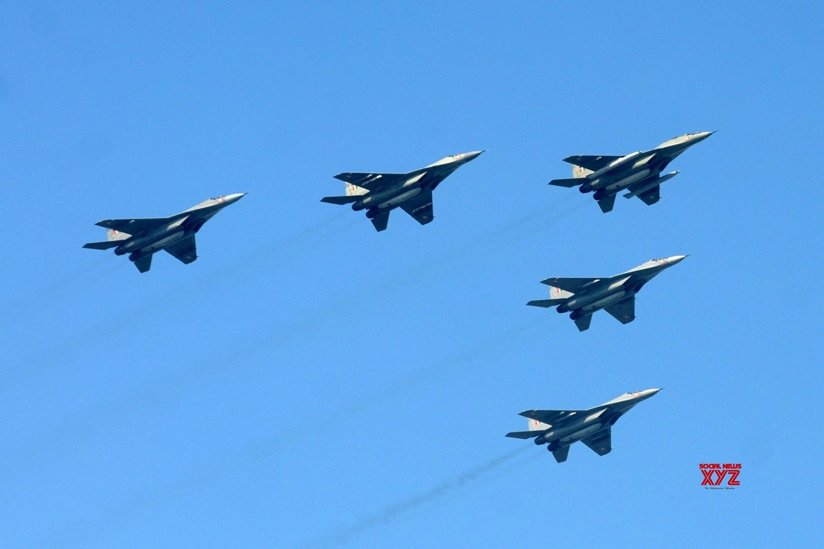 Tiếp theo là phi đội tiêm kích MiG-29, một trong những dòng tiêm kích mạnh nhất của Không quân Ấn Độ. Nguồn ảnh: XYZ.