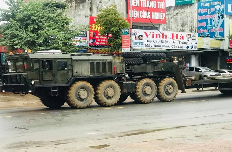 Dù vậy với việc tải trọng gần như đạt tới giới hạn tiêu chuẩn an toàn, MAZ-537 chỉ có thể vận chuyển xe tăng T-90S/SK trên các địa hình thông thường cùng với tốc độ di chuyển trung bình để đảm bảo an toàn kỹ thuật. Và nhiều khả năng cũng vì chính những hạn chế này của MAZ-537 đã buộc chúng ta mua thêm KZKT-7428 từ Nga.