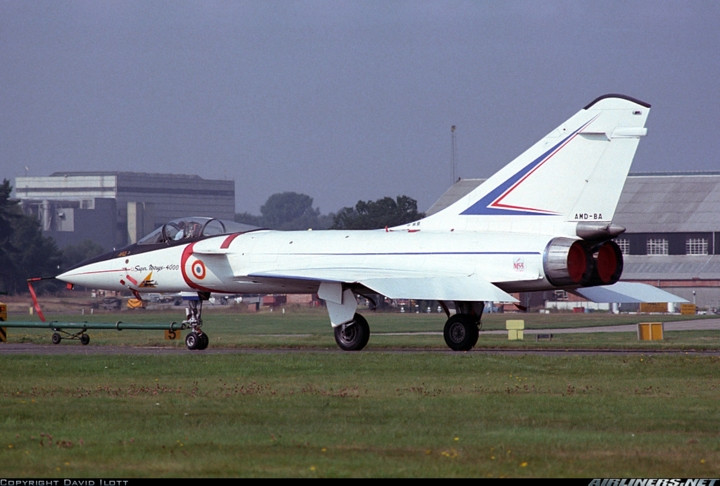 Sự thất bại của Dassault Mirage 4000 không bởi vấn đề của kỹ thuật và công nghệ, mà đến từ sự biến động của thị phần của Dassault. Pháp không quan tâm tới dự án, Iran phát sinh cuộc Cách mạng 1979, Saudi Arabia chọn máy bay đa dụng F-15. (Ảnh Airlines)