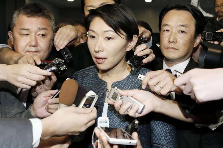 Quan chuc tren the gioi lam dung tai san cong bi xu ly the nao?