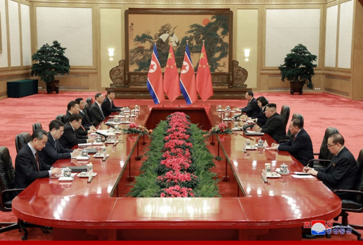 Toàn cảnh cuộc hội đàm giữa Tổng Bí thư, Chủ tịch nước Trung Quốc Tập Cận Bình và Nhà lãnh đạo Triều Tiên Kim Jong-un.